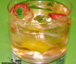 Gin Tonic con fresa