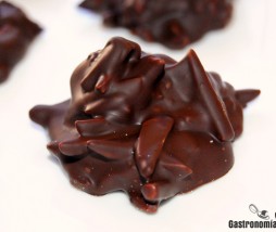 Rocas de chocolate con especias