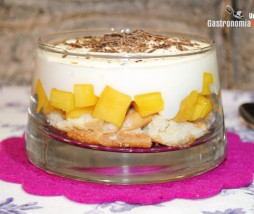 Trifle de mango Postre de mango y crema