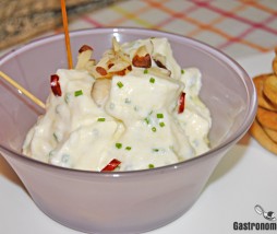 Mozzarella marinada con ajo asado Mozzarella marinada con ajo asado