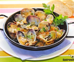 Almejas a la marinera
