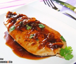 Pechuga de pollo con miel, mostaza y cerveza
