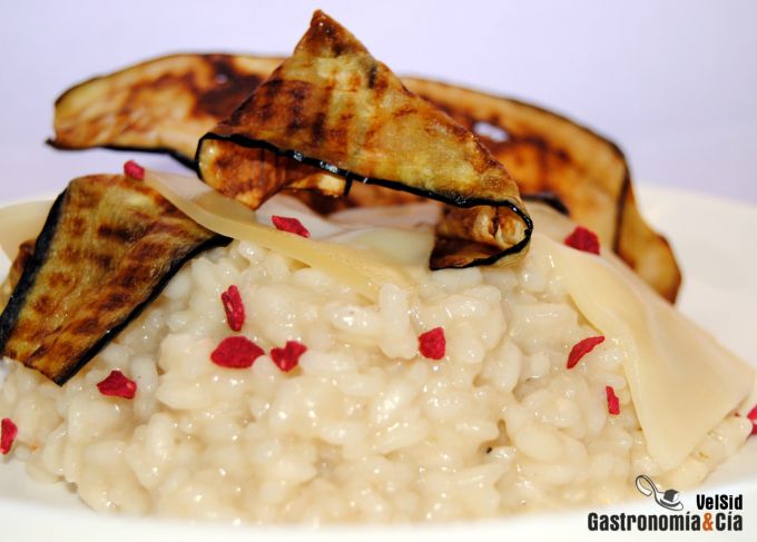 Arroz cremoso con queso de San Simón y berenjena
