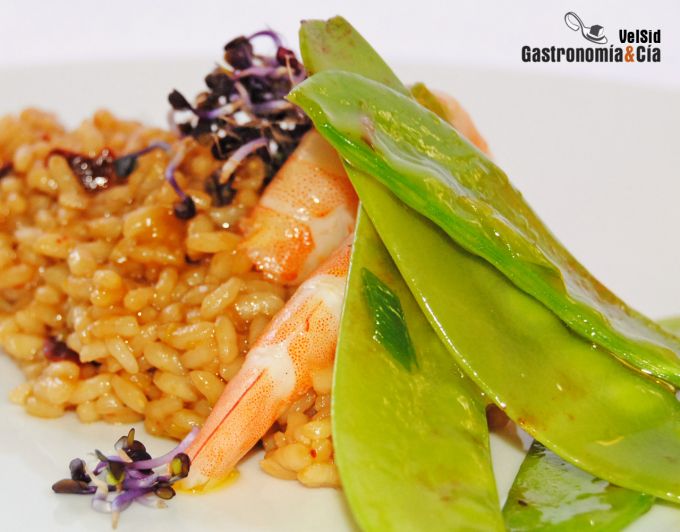 Arroz con langostinos y tirabeques