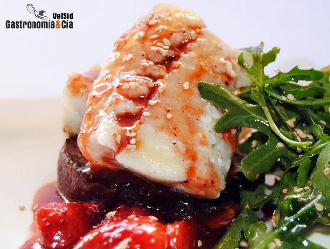Bacalao con remolacha y fresas