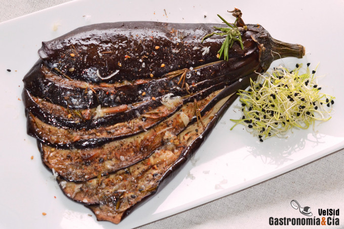 Berenjenas en abanico al horno