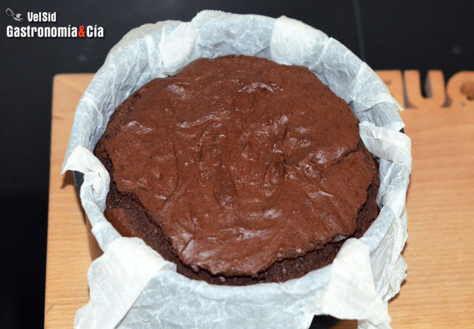 Bizcocho de almendra tostada y chocolate intenso