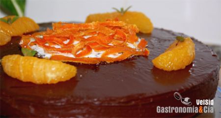 Bizcocho de chocolate y naranja al caradamomo