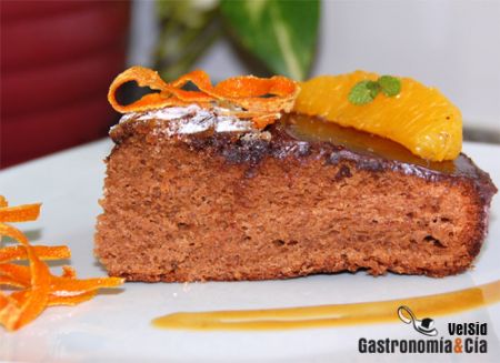 Bizcocho de chocolate y naranja al caradamomo