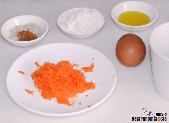 Bizcocho de zanahoria en taza