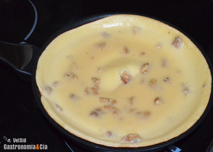 Brownie de chocolate blanco en sartén