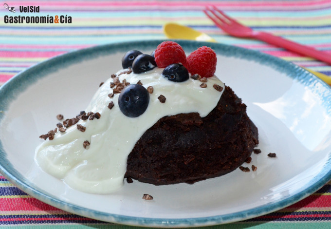 Bowlcake de chocolate y arándanos