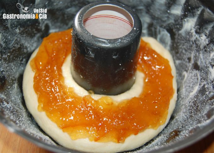 Brioche con chocolate y naranja amarga