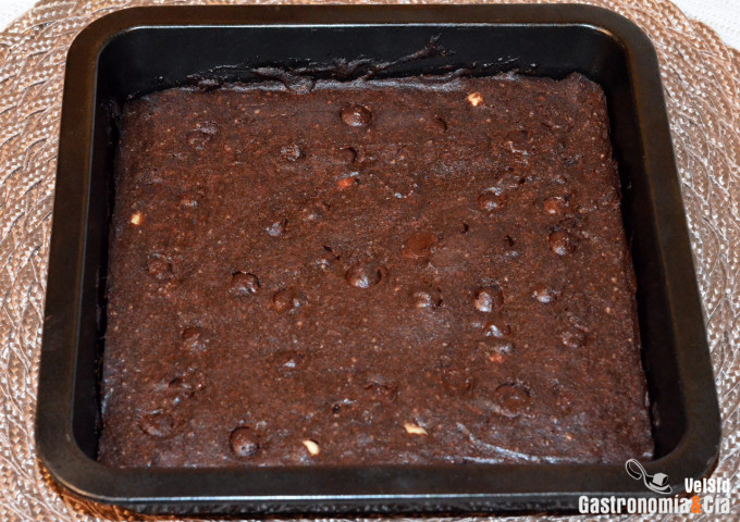 Brownie de chocolate y avellanas tostadas