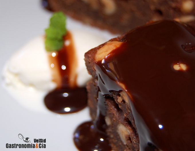 Brownie de chocolate y avellanas