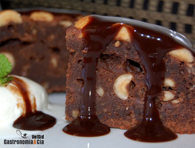 Brownie de chocolate y avellanas