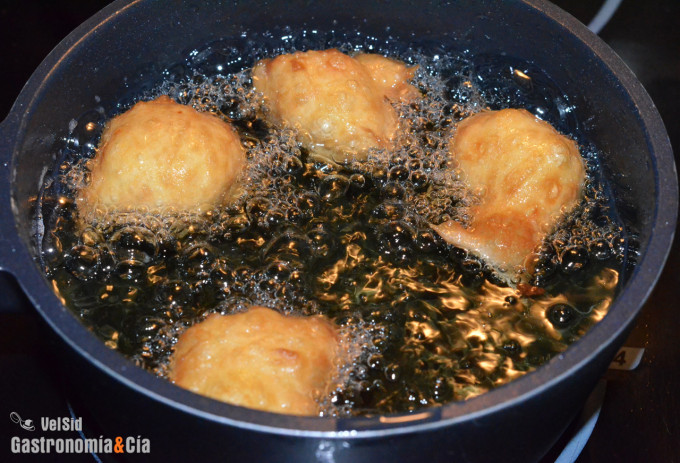 Buñuelos de viento con anís