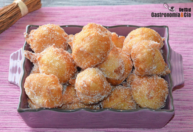 Buñuelos de viento con anís