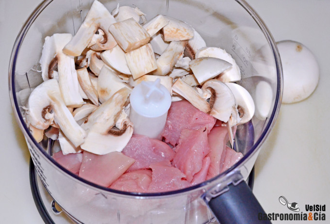 Hamburguesas de pollo y champiñones