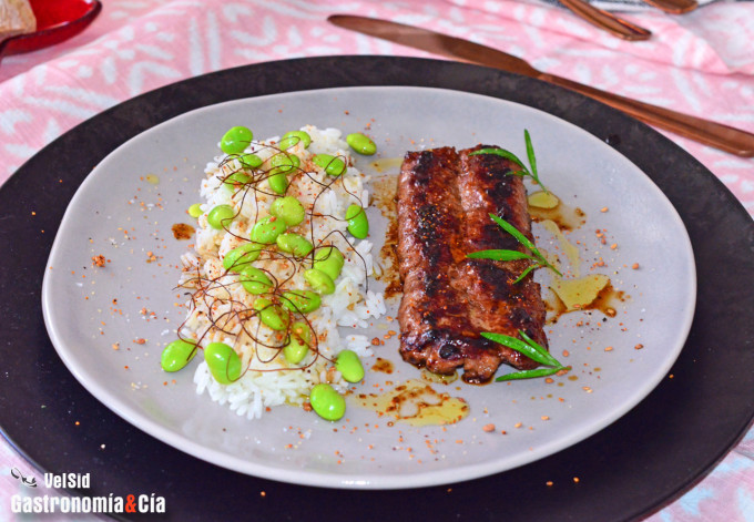 Butifarra esparracada con salsa teriyaki