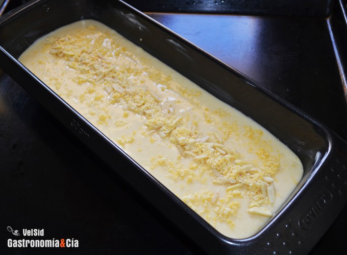 Cake de anís con almendra y naranja confitada