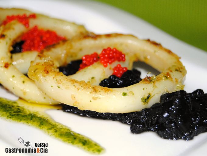 Calamares con cebolla, jengibre y mermelada de tinta de