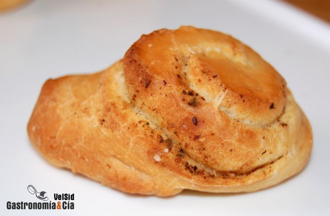 Caracolas de pan especiado