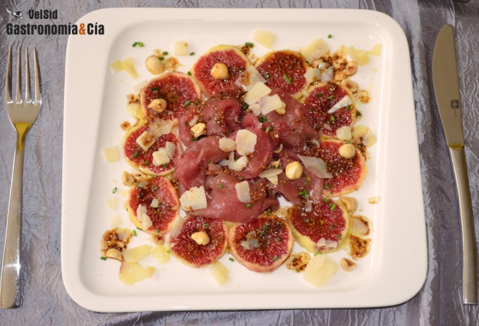 Carpaccio de ternera con higos y vinagreta de mostaza