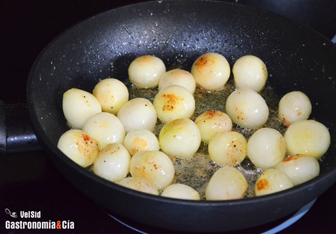 Cebollitas glaseadas con vinagre balsámico y vino de Op