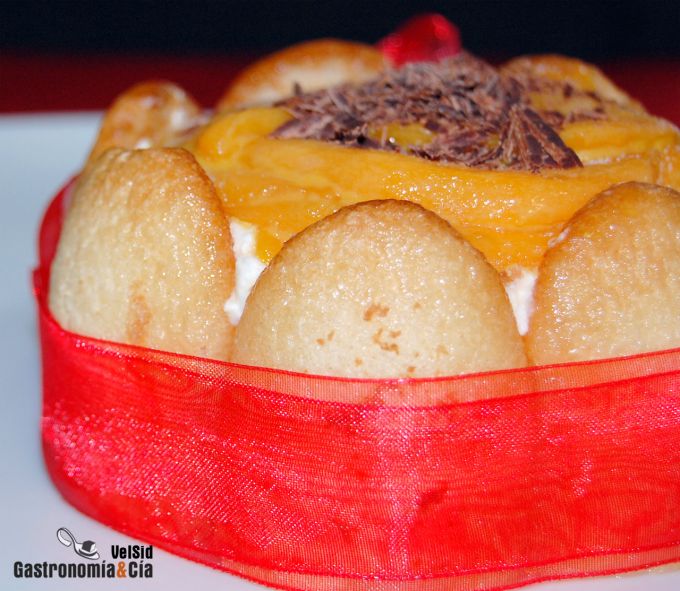 Charlota de melocotón