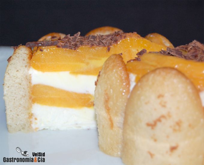 Charlota de melocotón