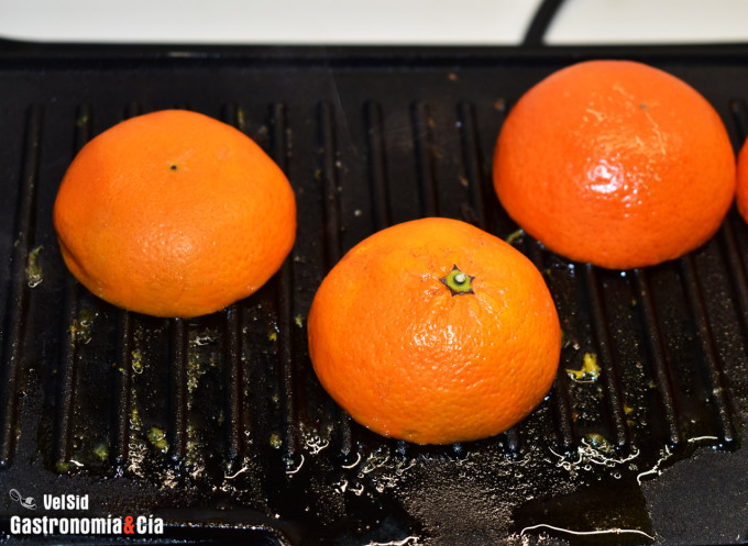 Clementinas a la parrilla con clavo, canela y maíz