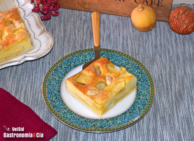 Coca boba de manzana y almendra