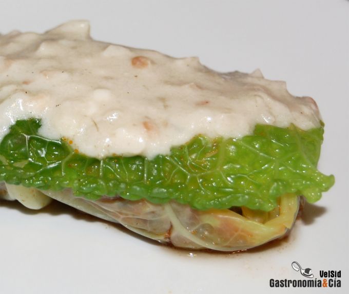 Col rellena de manitas de cerdo y setas