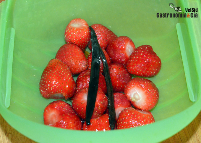 Cómo hacer compota de fresas y vainilla en el microonda
