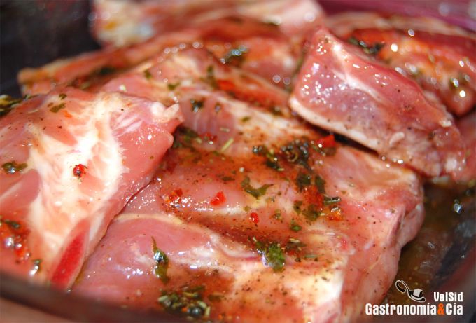 Costillas de cerdo con melaza de granada