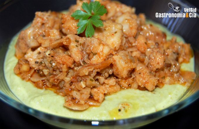 Crema de judías verdes y rape al pimentón