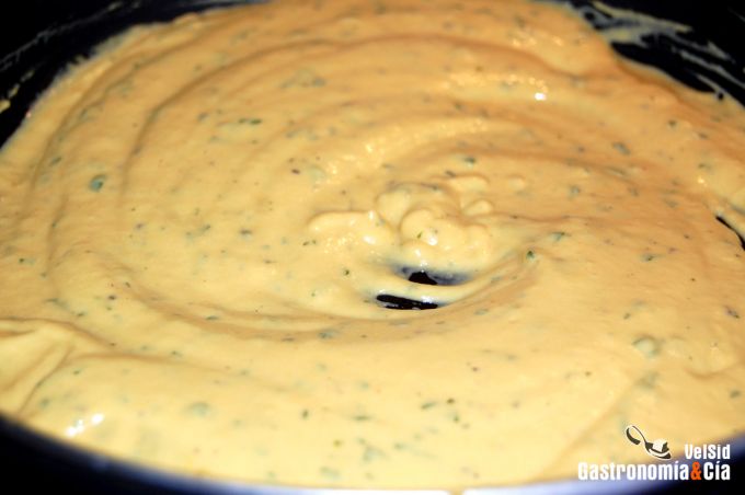 Salmón con crema de naranja y cilantro