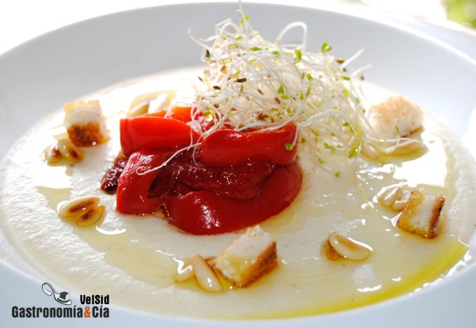 Cremoso de bacalao y membrillo con pimientos asados