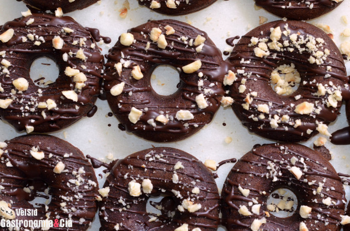 Donuts de remolacha y chocolate, veganos, saludables y 