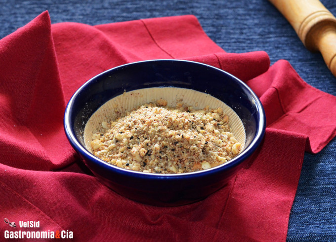 Dukkah de avellanas y neguilla