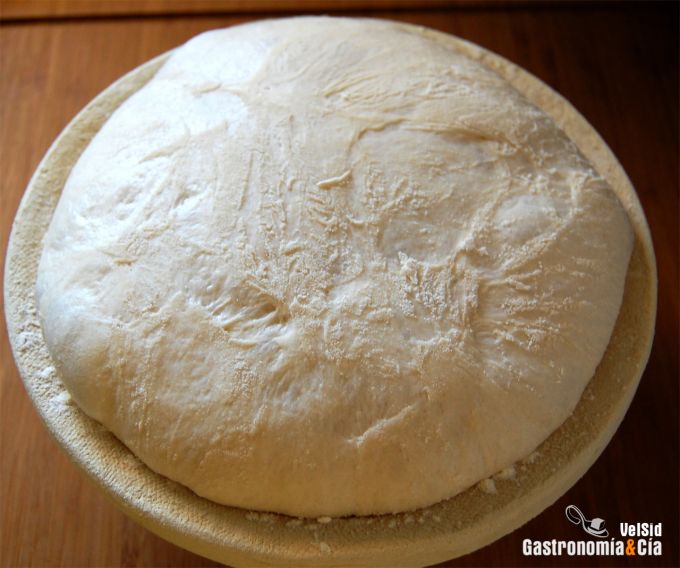 Pan en cesta de fermentación