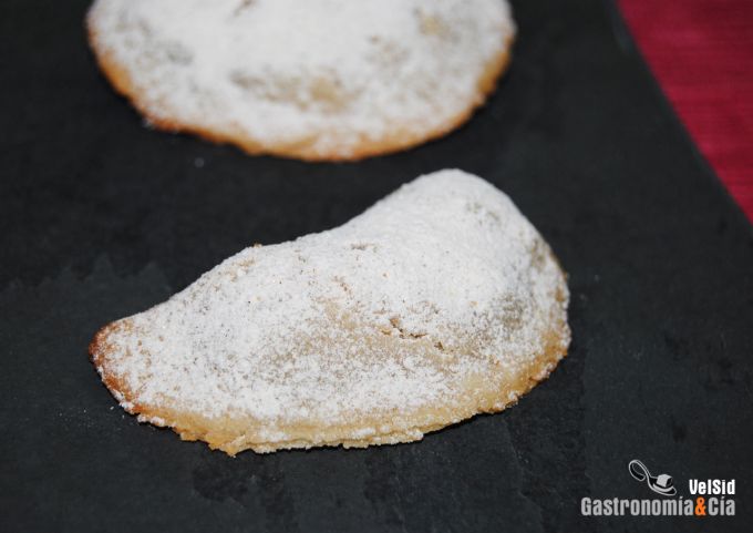 Empanadillas de mazapán y frutos secos