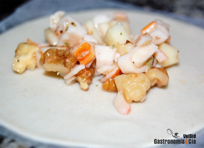 Empanadillas de surimi, queso y nueces con mermelada de