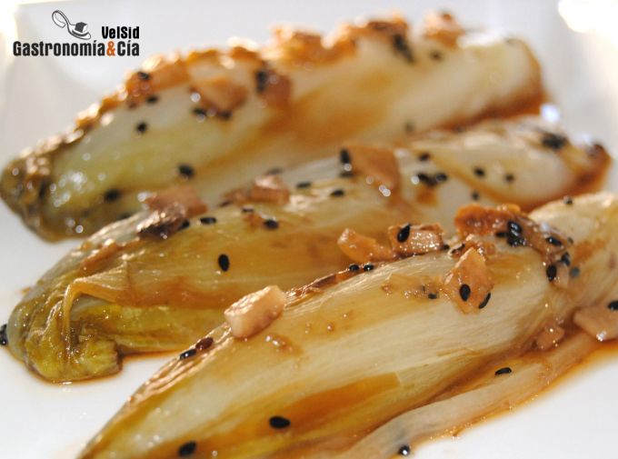 Endibias con salsa de ostras