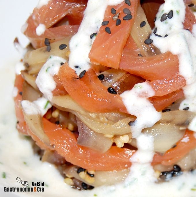 Ensalada de berenjenas y salmón