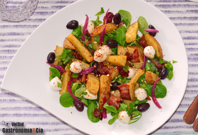 Ensalada de patata, bacon ahumado y mozzarella