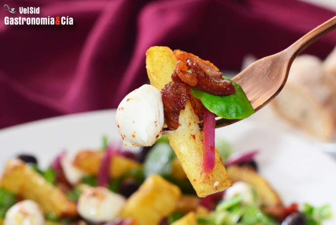 Ensalada de patata, bacon ahumado y mozzarella