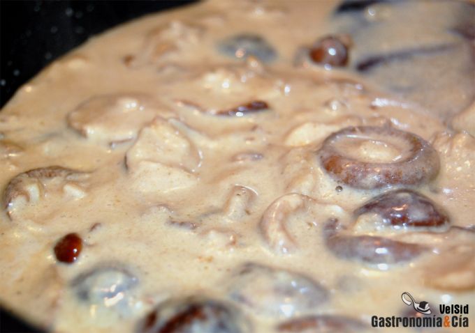 Entrecot con salsa de setas y castañas