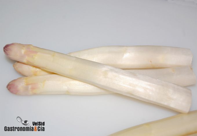 Espárragos de Tudela con jamón